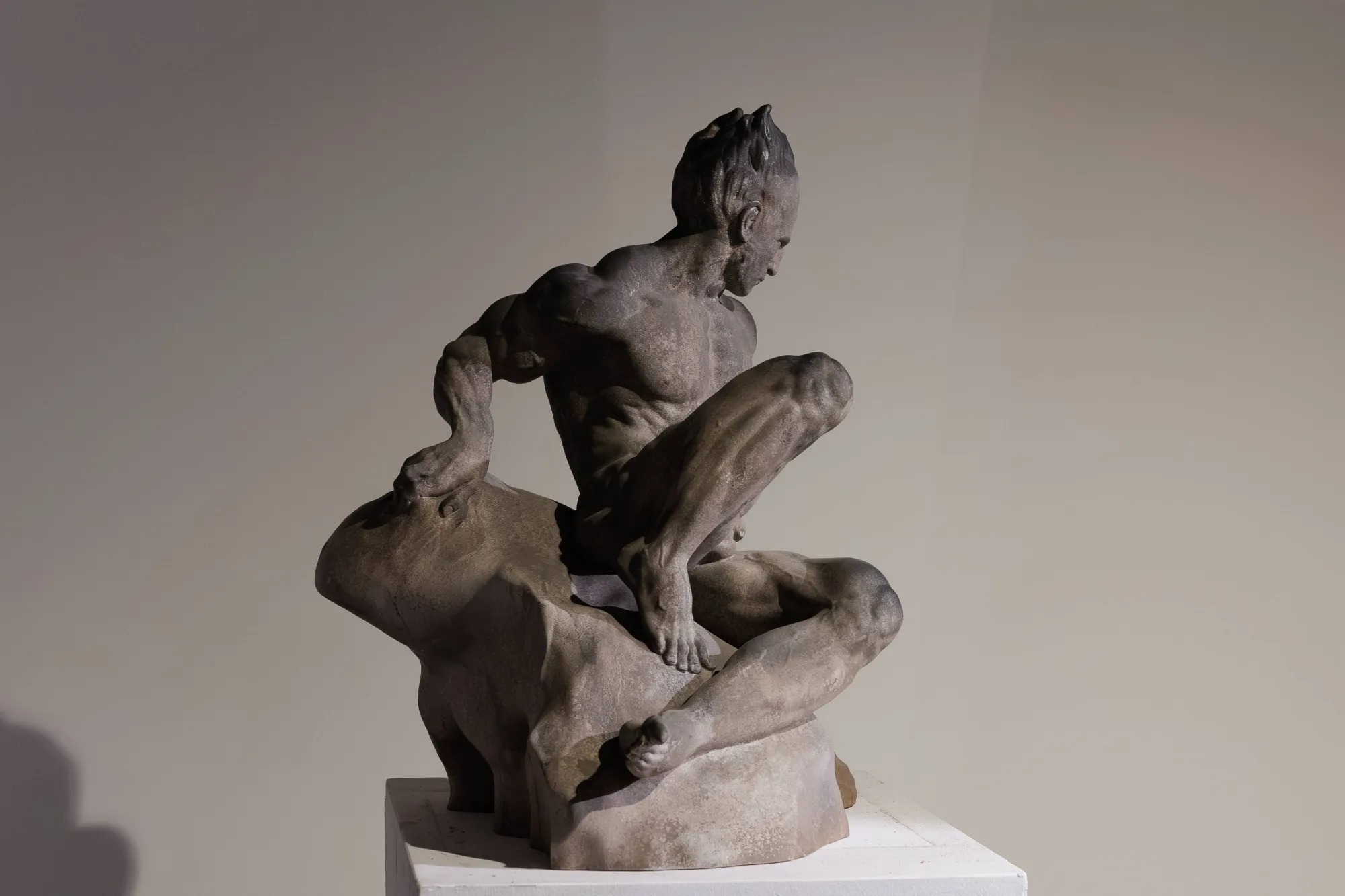 Reve-tintinolho, Daniel Gamelas, 2023, Painted resin