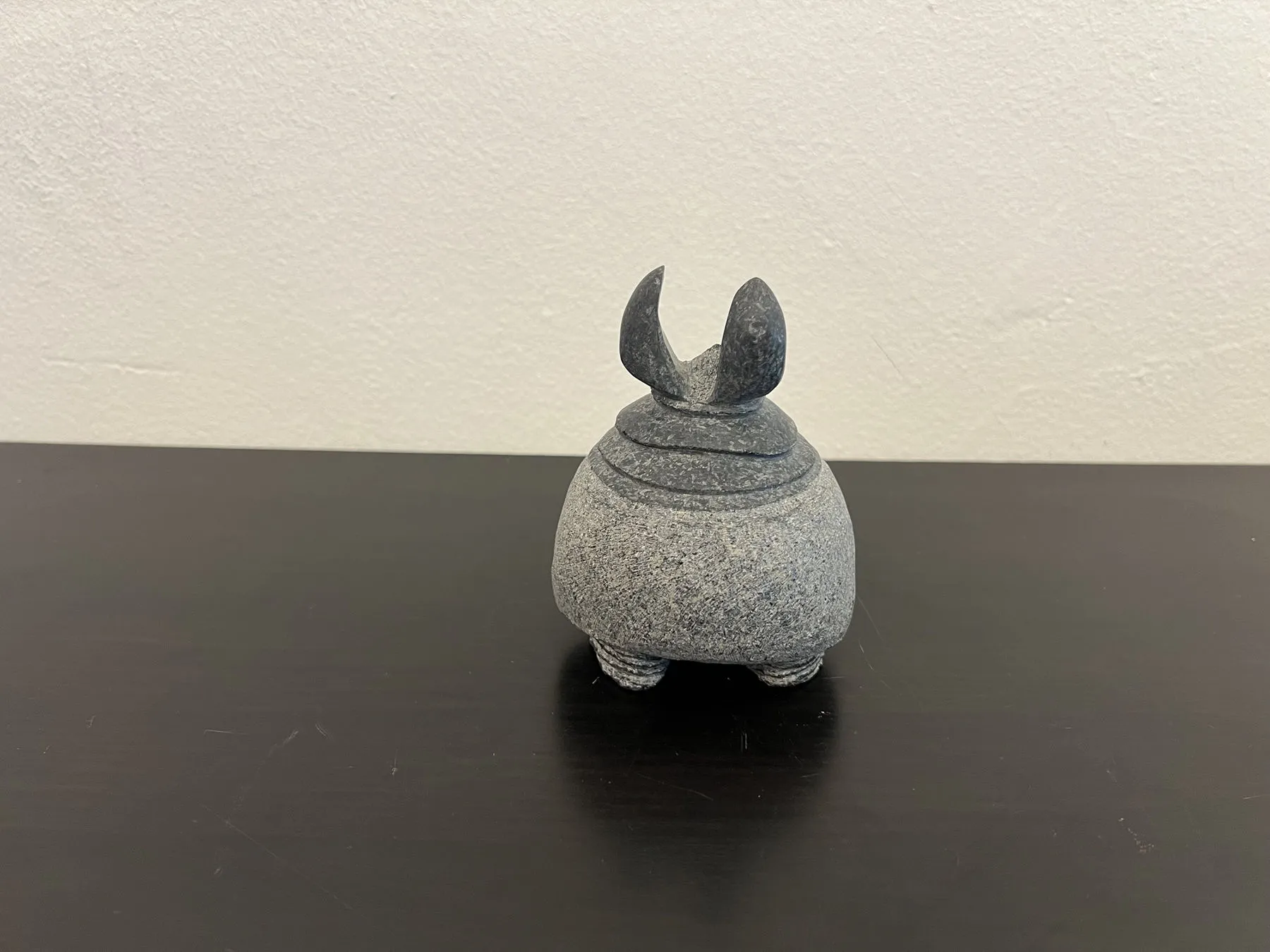 Ouvinte, Shintaro Nakaoka, 2024, Granite sculpture