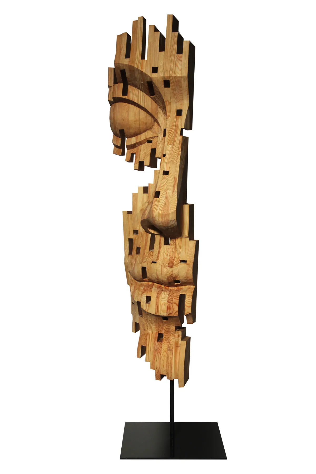 Construção/Desconstrução, Nogueira Lopes, 2025, Pine wood sculpture
