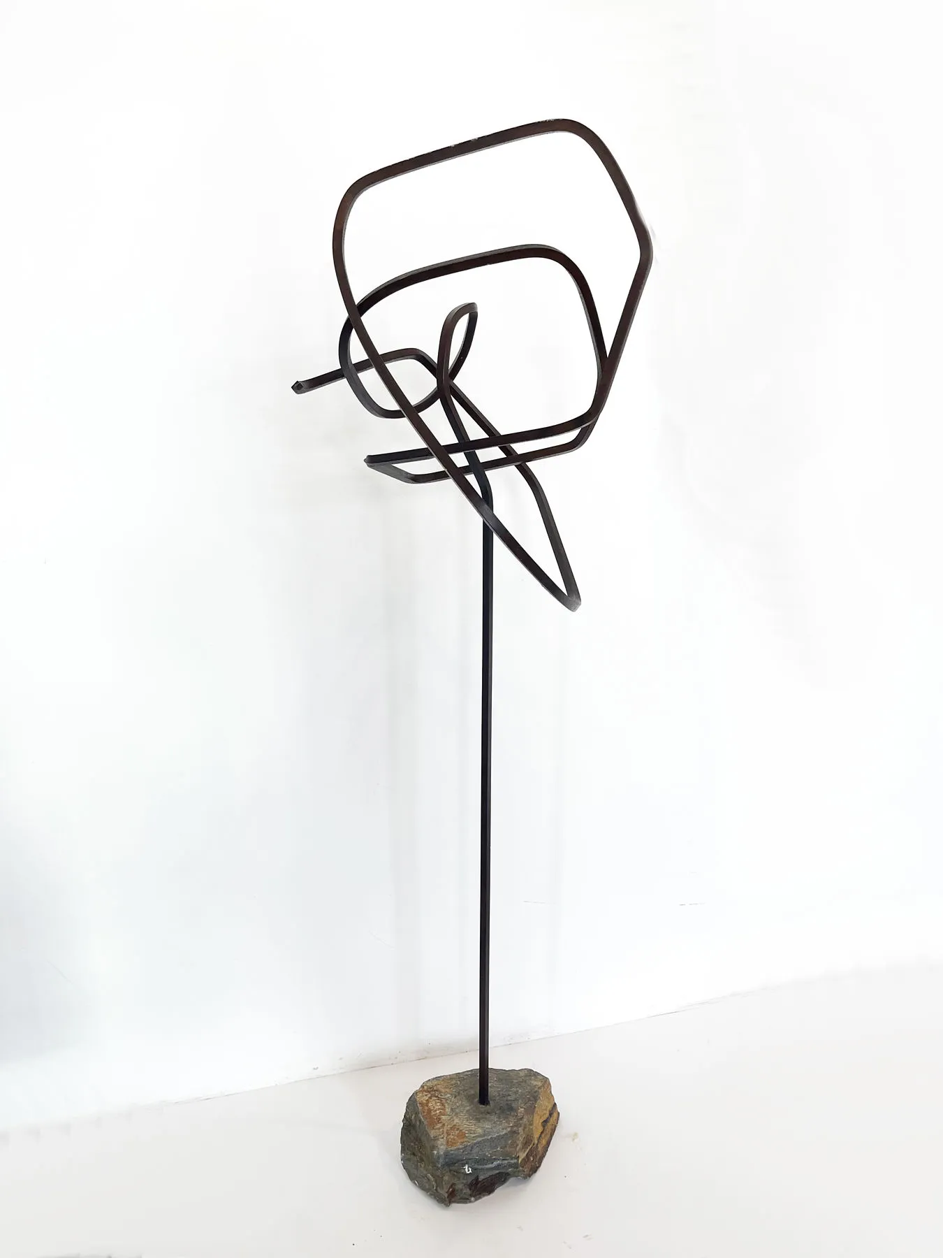 Árbol de la vida, Ariel Elizondo, 2025, Corten steel and quartzite
