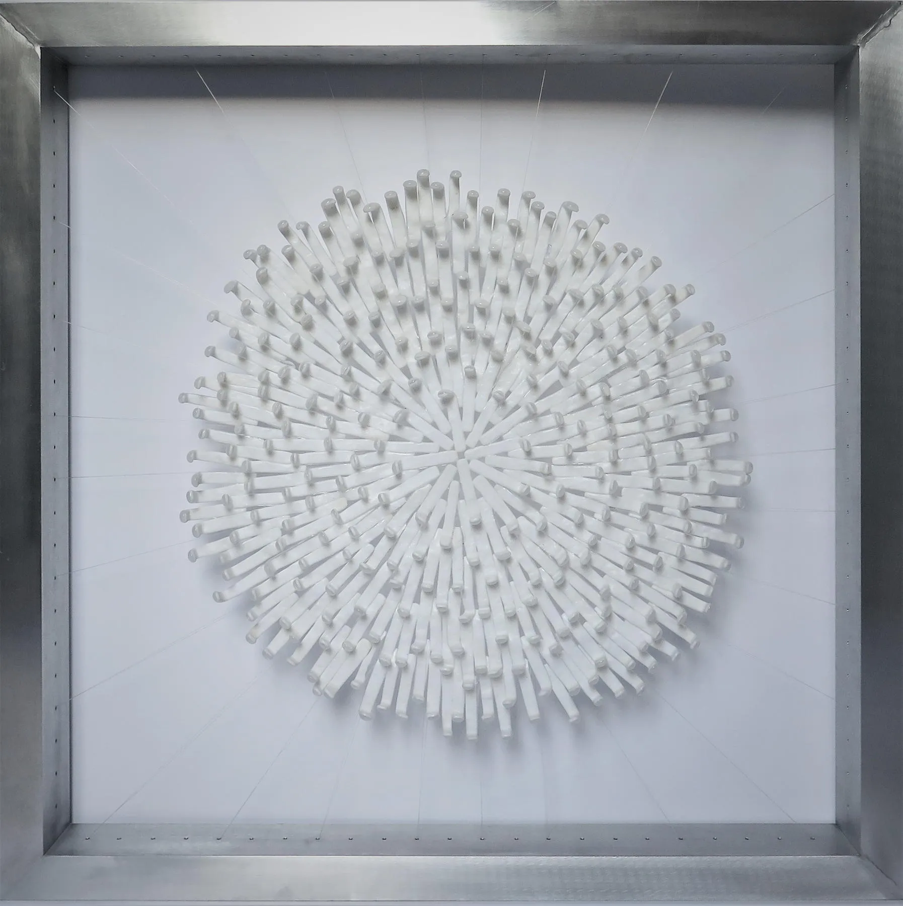 Rosácea XVII, Manuela Castro Martins, 2017, Cast glass, aluminium and nylon thread