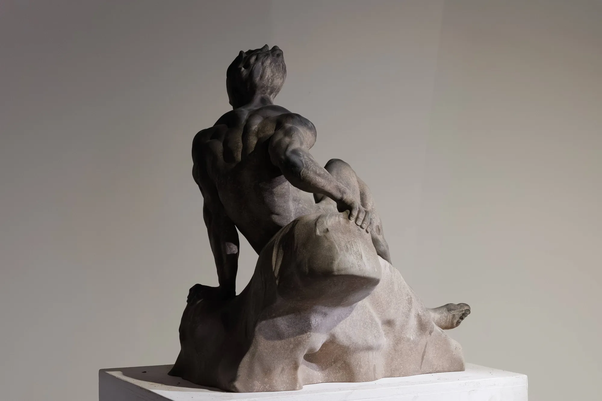 Reve-tintinolho, Daniel Gamelas, 2023, Painted resin