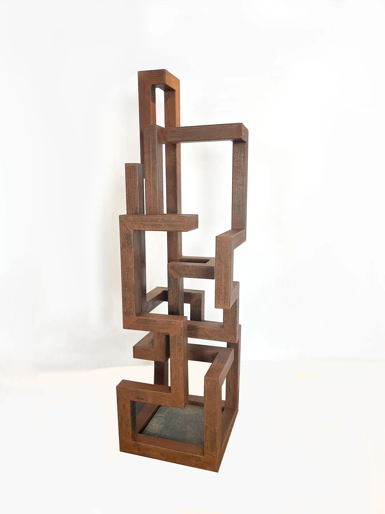 Arranha-Céu 220, Ariel Elizondo, 2025, Corten steel and black basalt