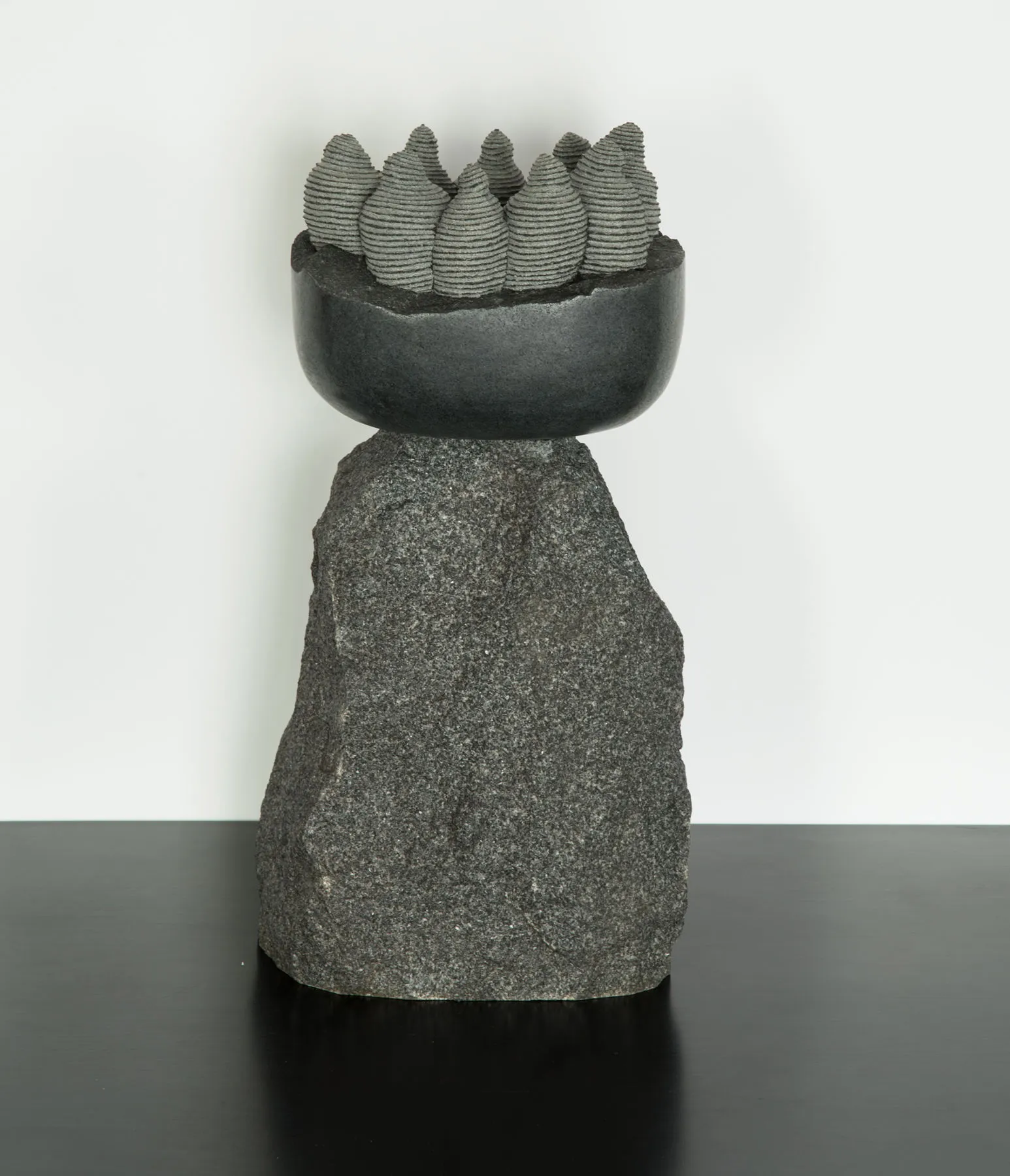 Mistério Profundo, Shintaro Nakaoka, 2018, Granite sculpture