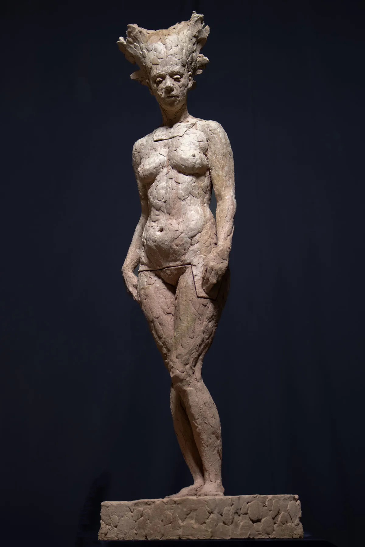Chamadora de Espíritos #3, Daniel Gamelas, 2025, Ceramic with engobe