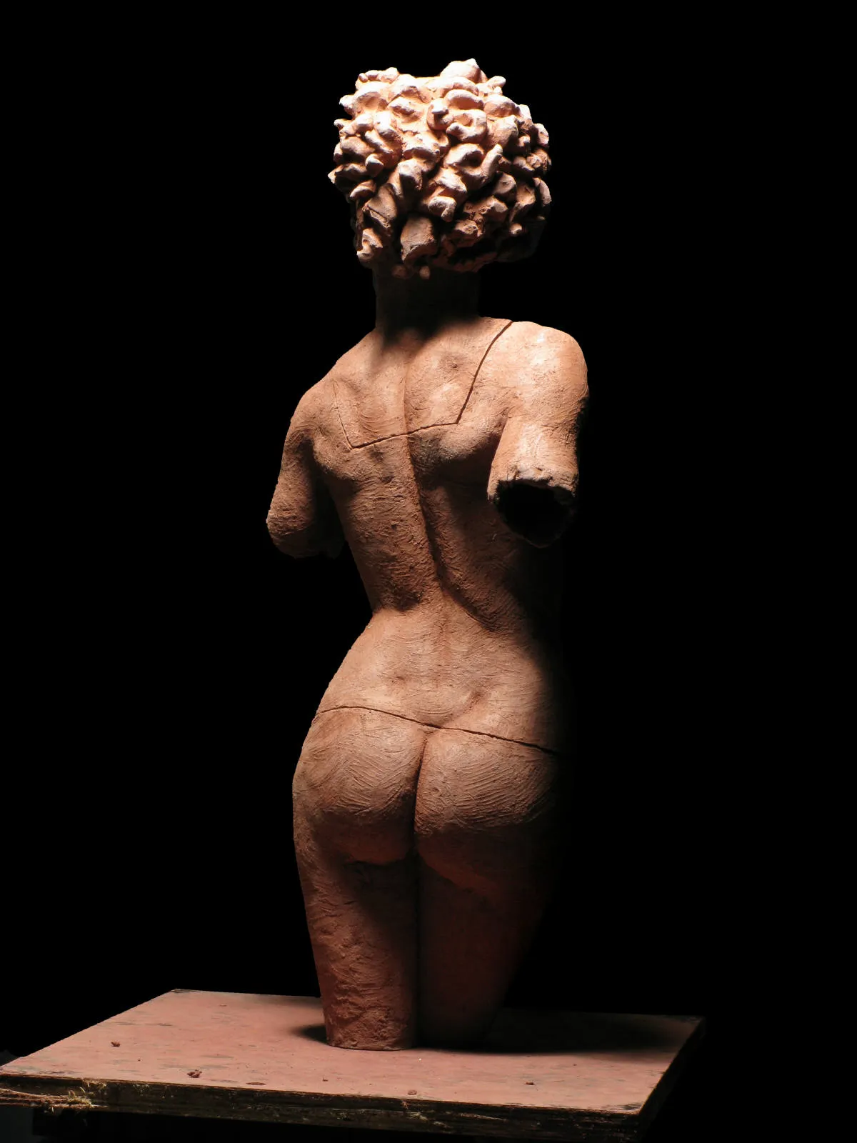 Mulher cerimonial I, Daniel Gamelas, 2011, Ceramic sculpture