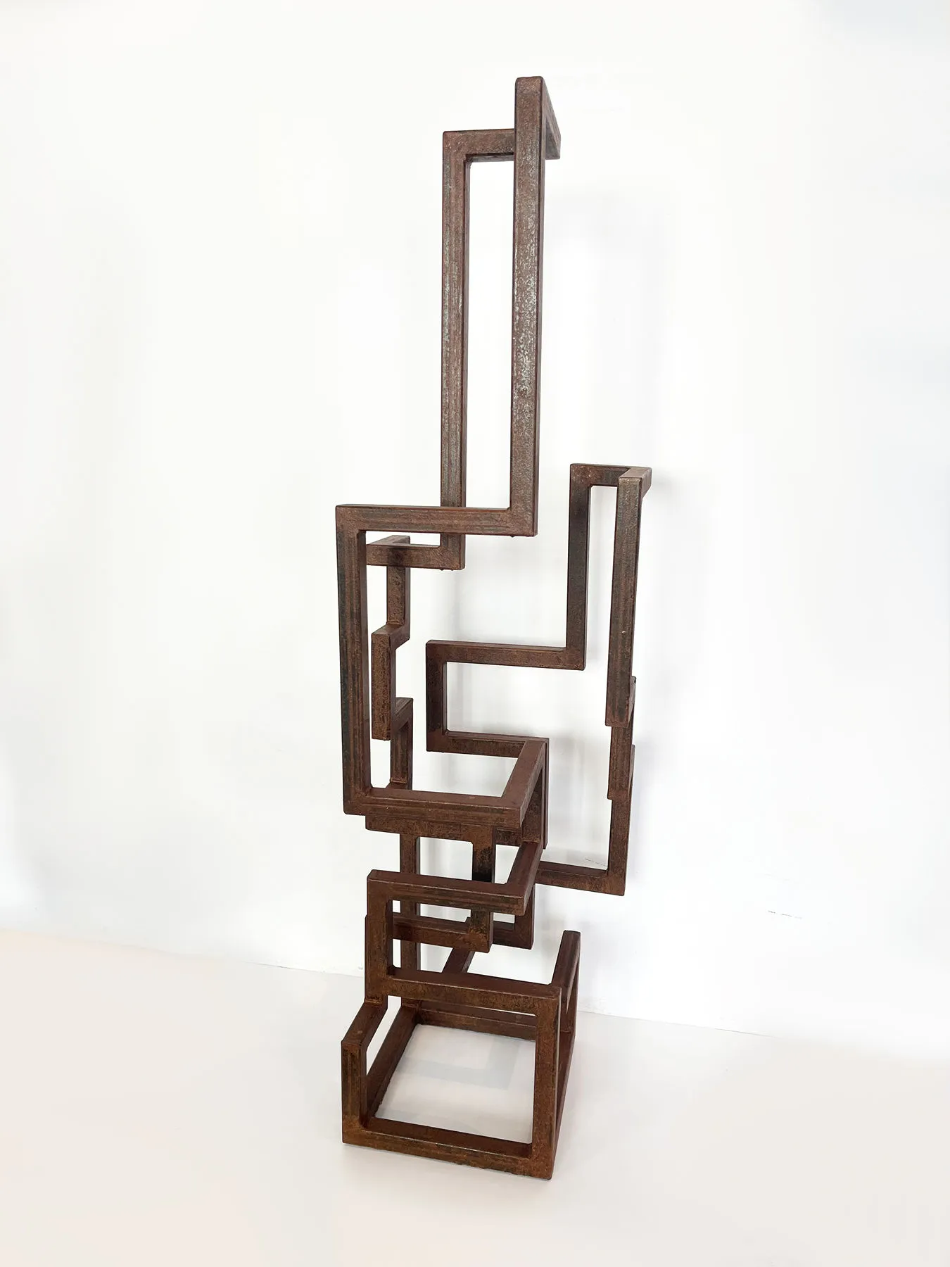 Arranha-Céu 140, Ariel Elizondo, 2025, Corten steel