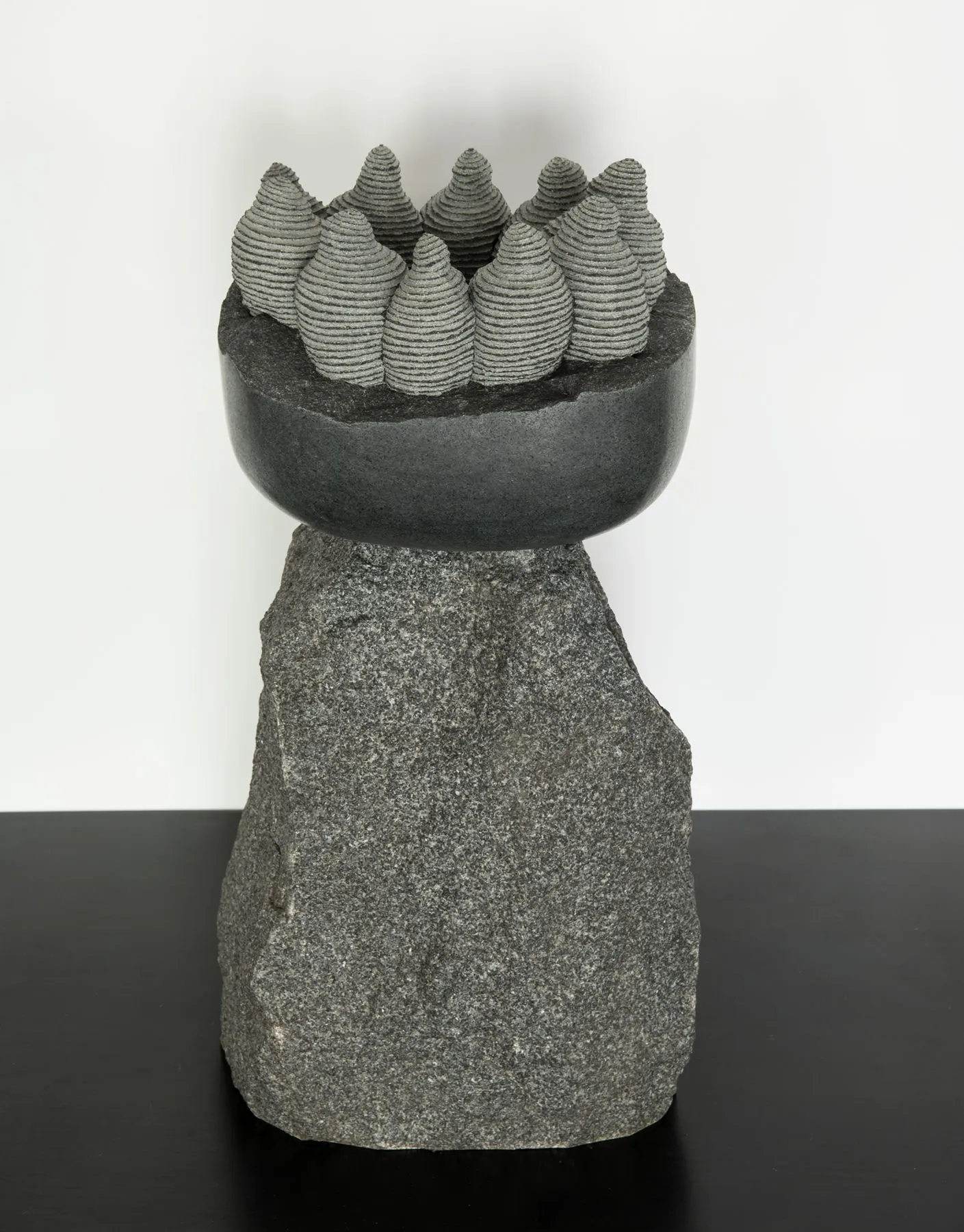 Mistério Profundo, Shintaro Nakaoka, 2018, Granite sculpture