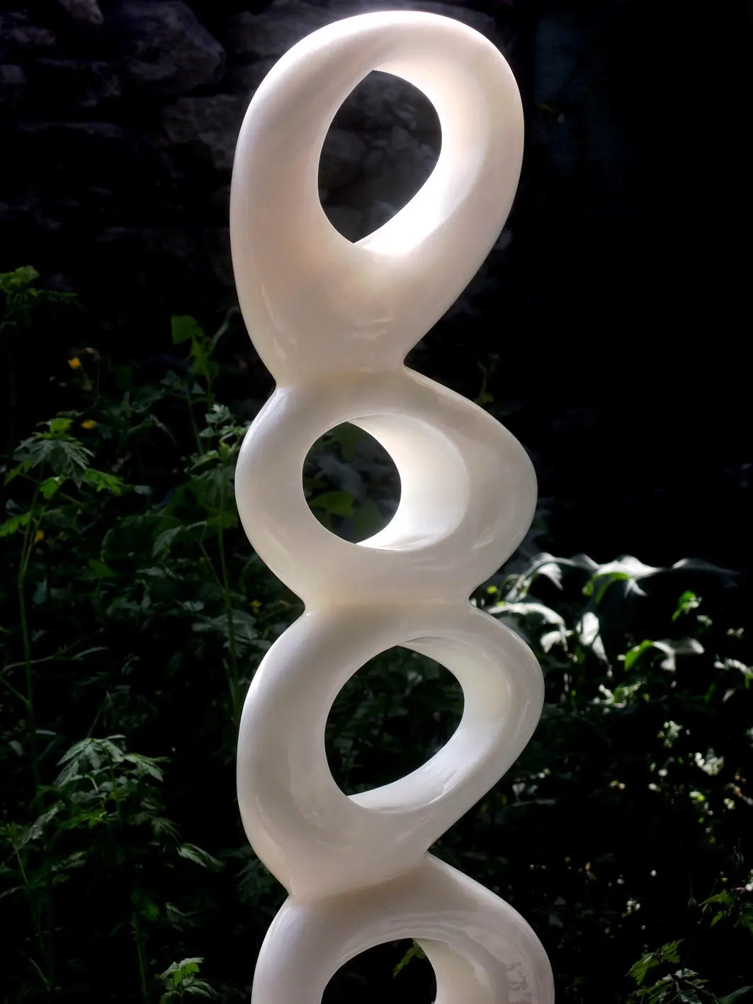 Eightins, Jean-Frédéric Bourdier, 2017, Estremoz marble and Kilkenny limestone sculpture