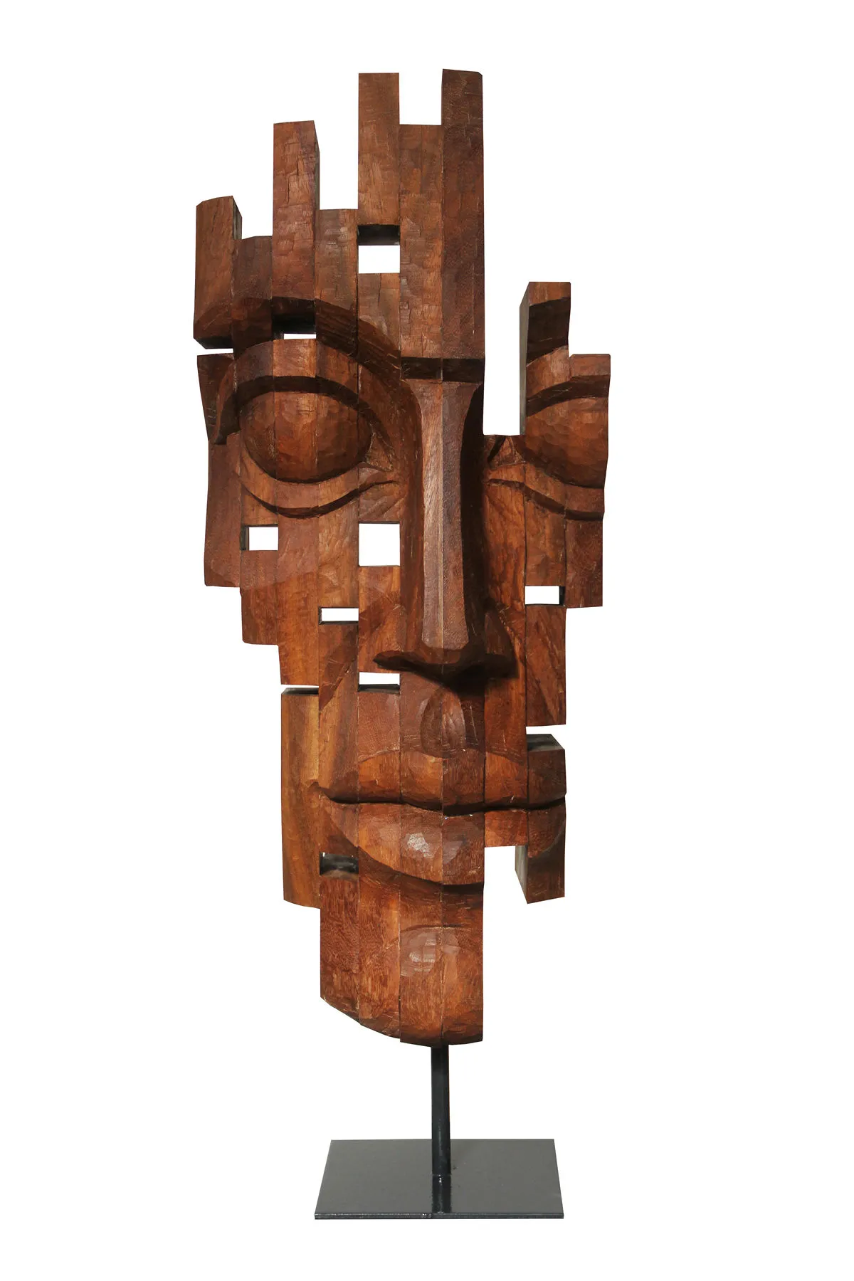 Memória de alguém, Nogueira Lopes, 2025, Mahogany wood sculpture