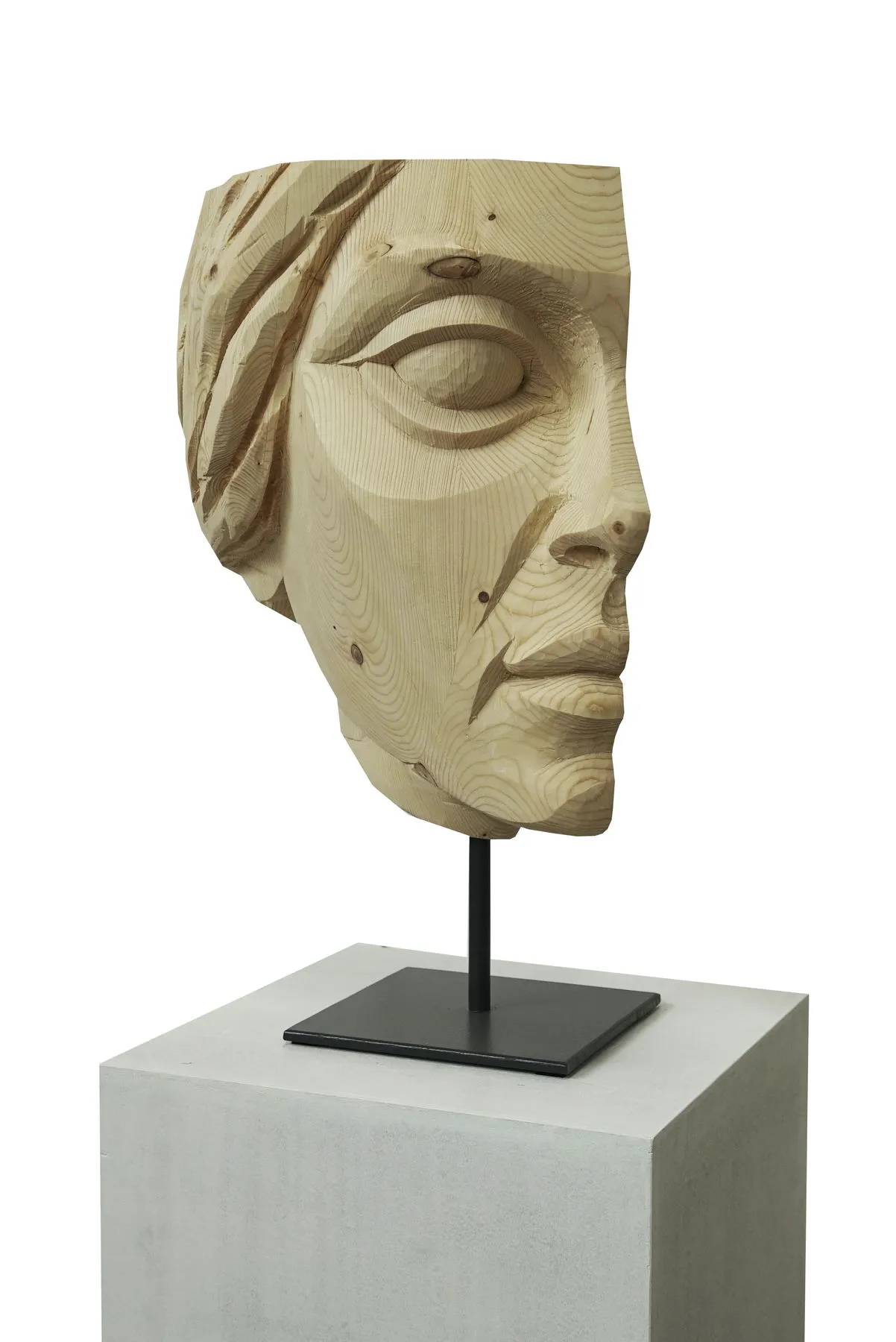 Face de Mulher, Nogueira Lopes, 2018, Pine wood
