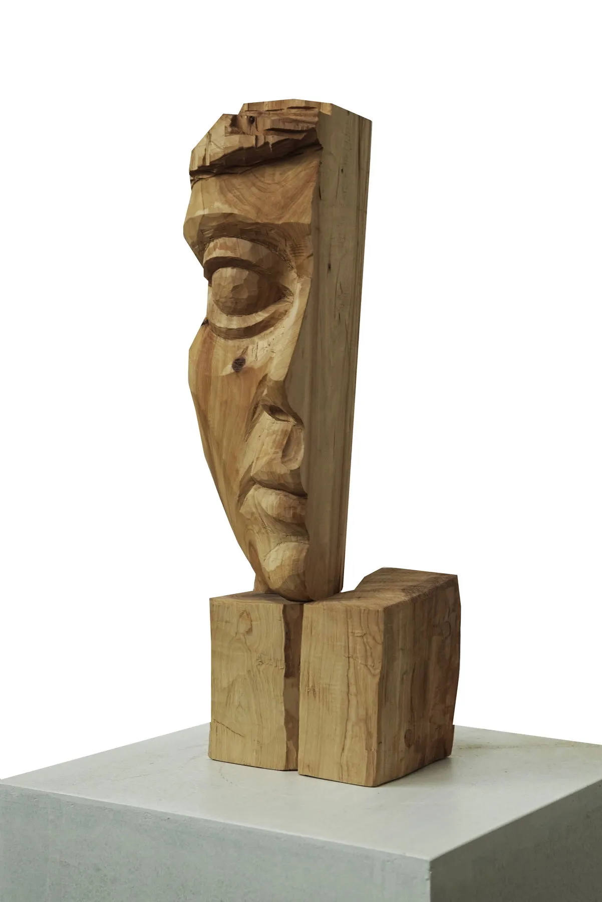 Fragmento de Cabeça, Nogueira Lopes, 2017, Cedar wood