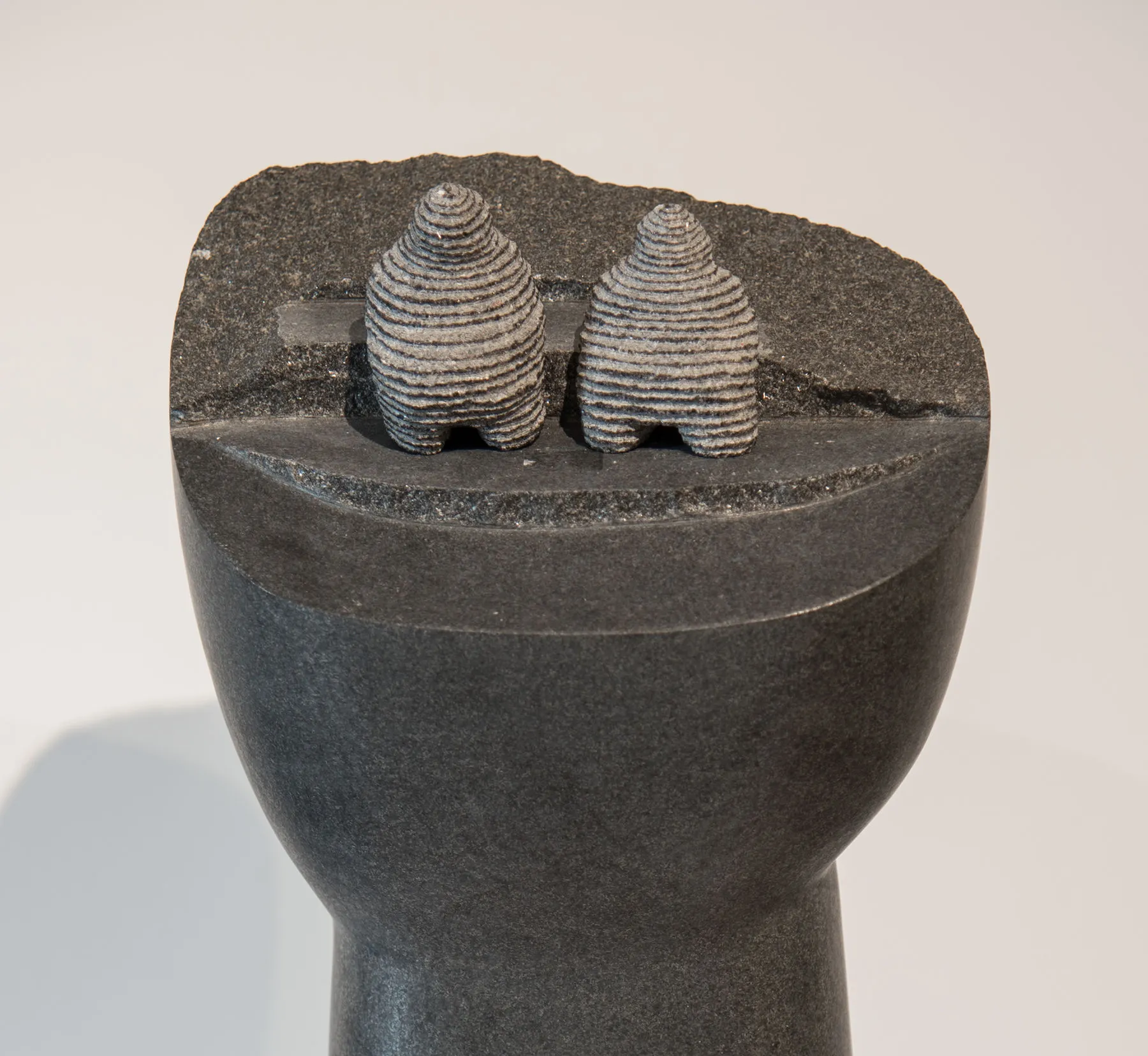 Flutuante, Shintaro Nakaoka, 2018, Granite sculpture