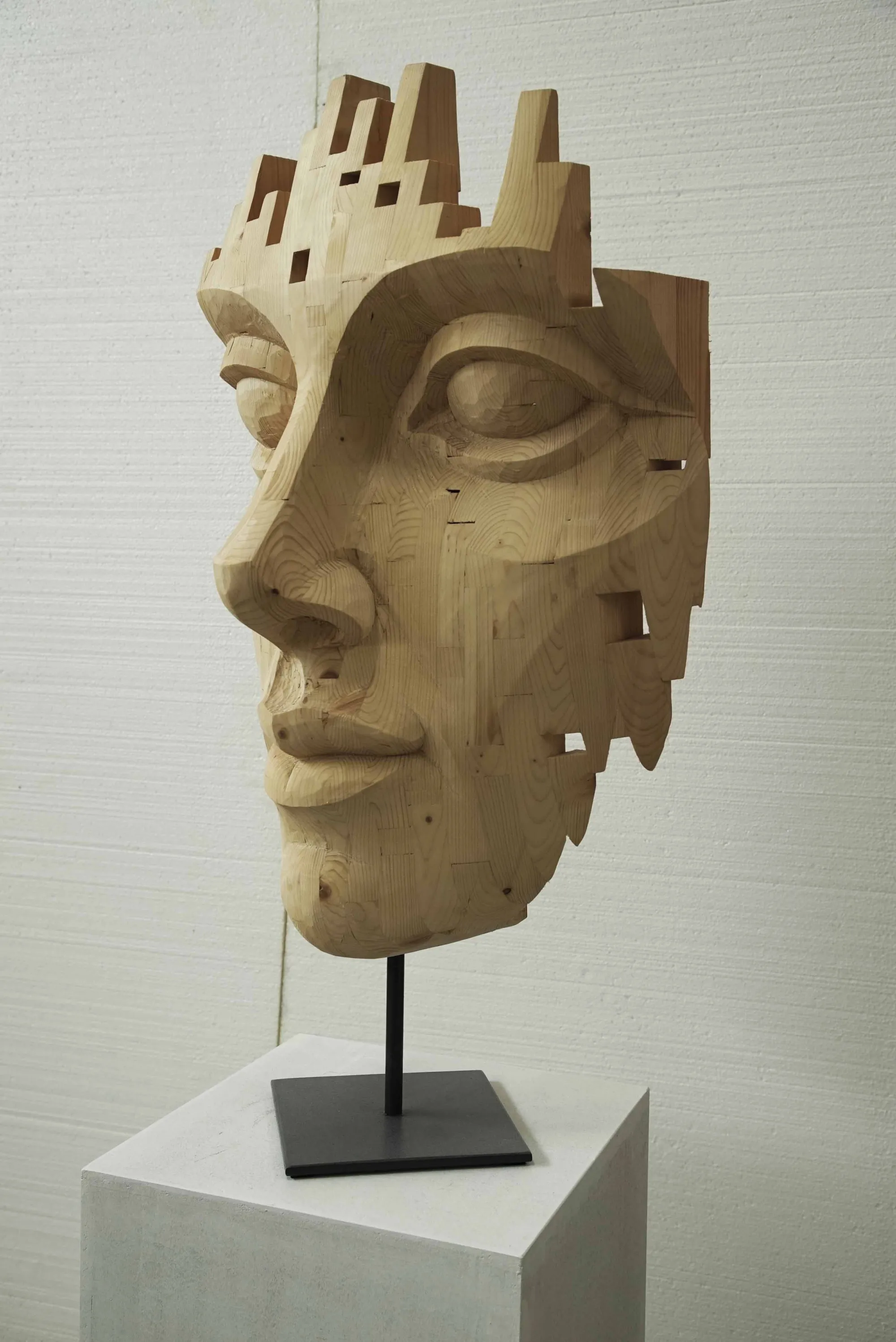 Figurante XVI, Nogueira Lopes, 2017, Pine wood