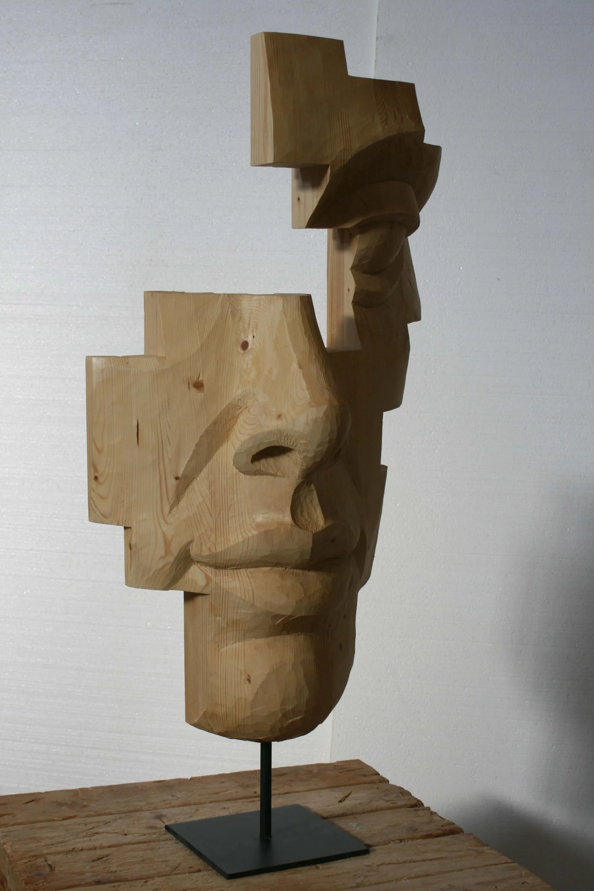 Figura desconstruída, Nogueira Lopes, 2017, Wood