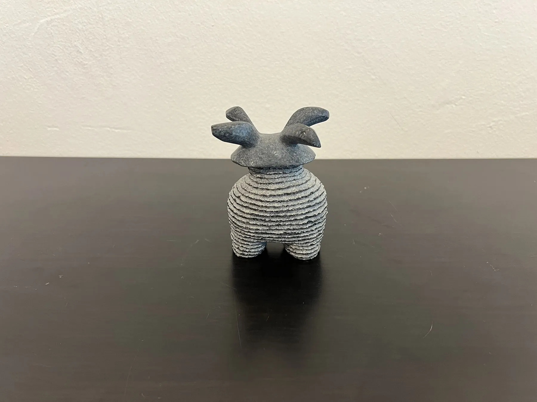 Criança Malcriada, Shintaro Nakaoka, 2024, Granite sculpture