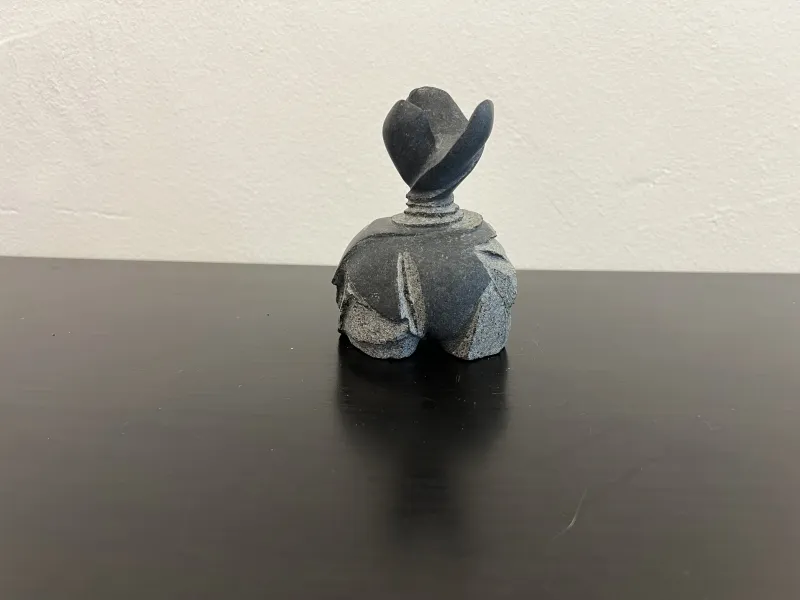 Cabeça de flor, Shintaro Nakaoka, 2024, Granite sculpture