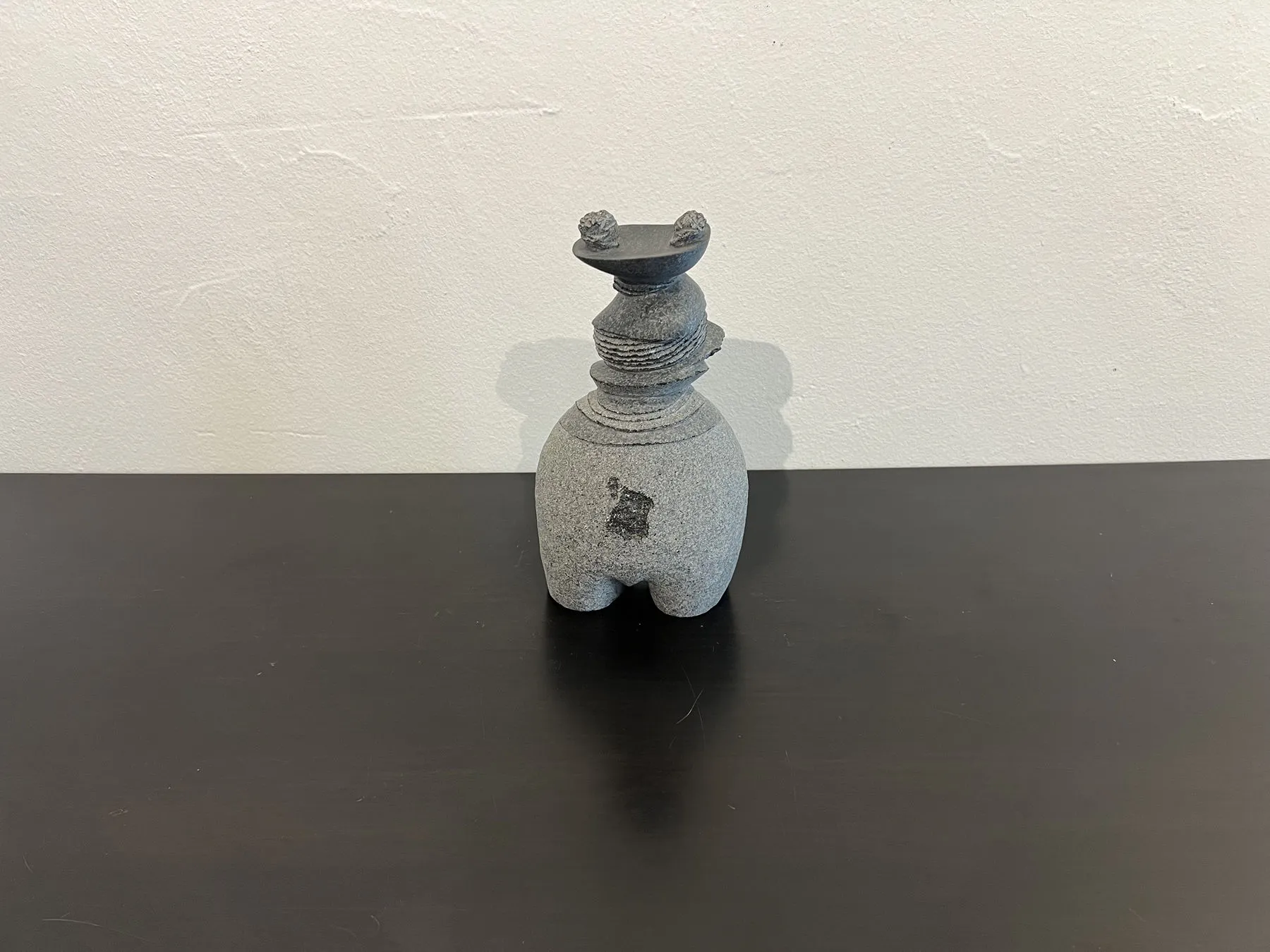 Pensamento Confuso, Shintaro Nakaoka, 2024, Granite sculpture
