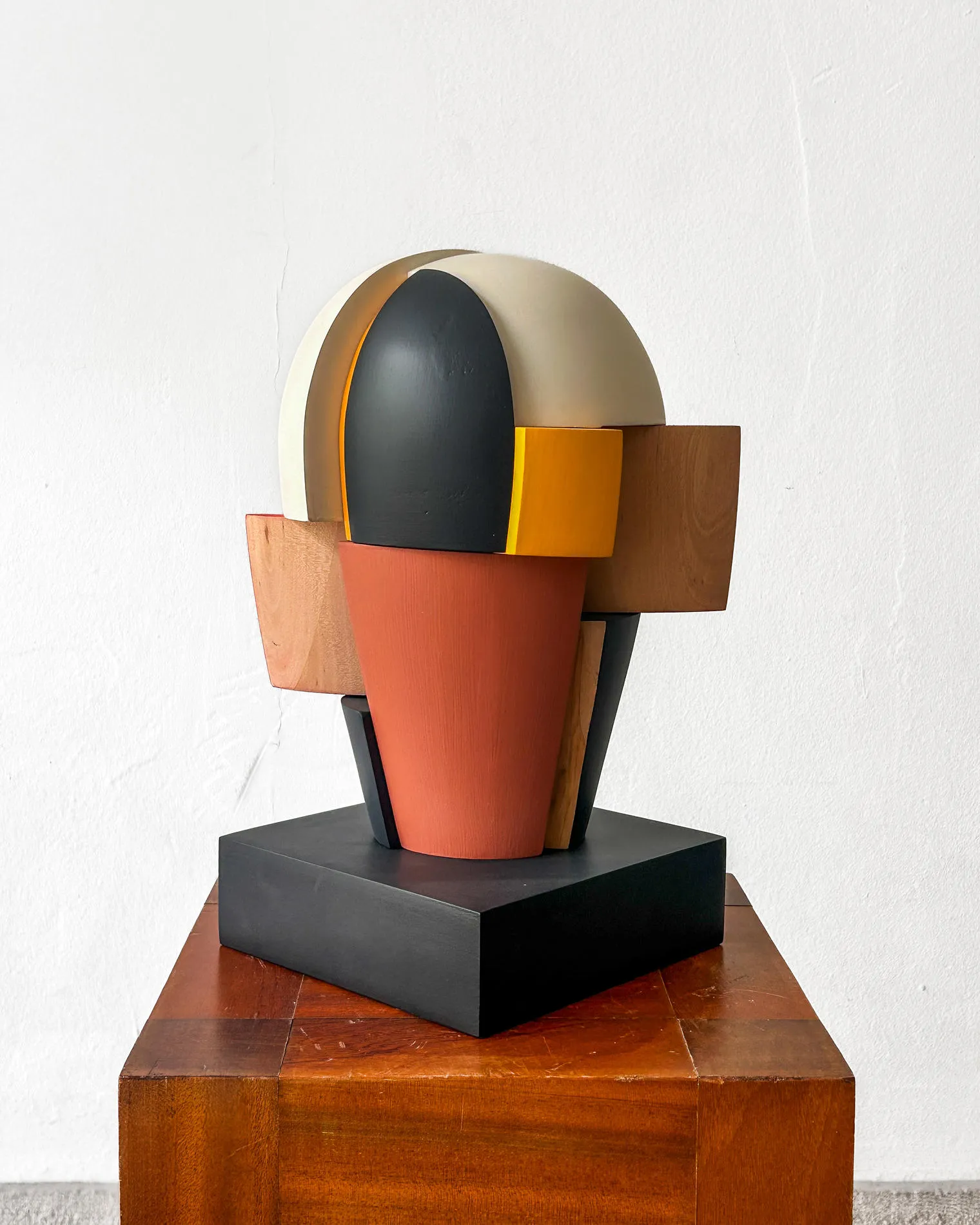 Reconstrucción Q24, Carmen Otero, 2025, Painted maple wood