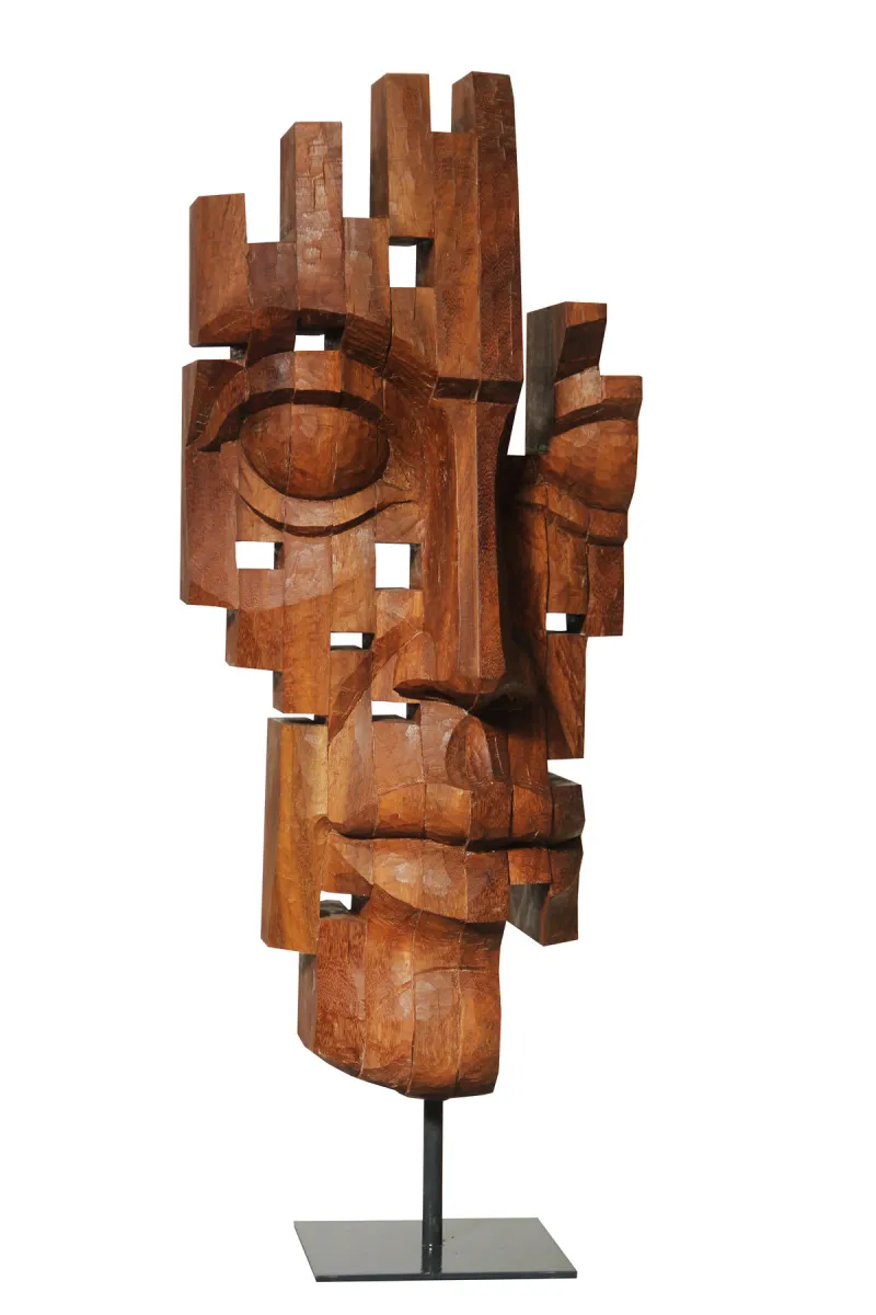 Memória de alguém, Nogueira Lopes, 2025, Mahogany wood sculpture