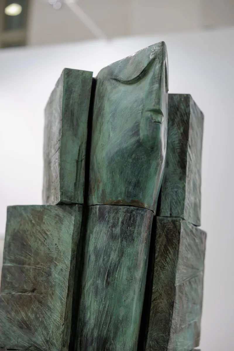 Totem, Paulo Neves, 2025, Bronze sculpture