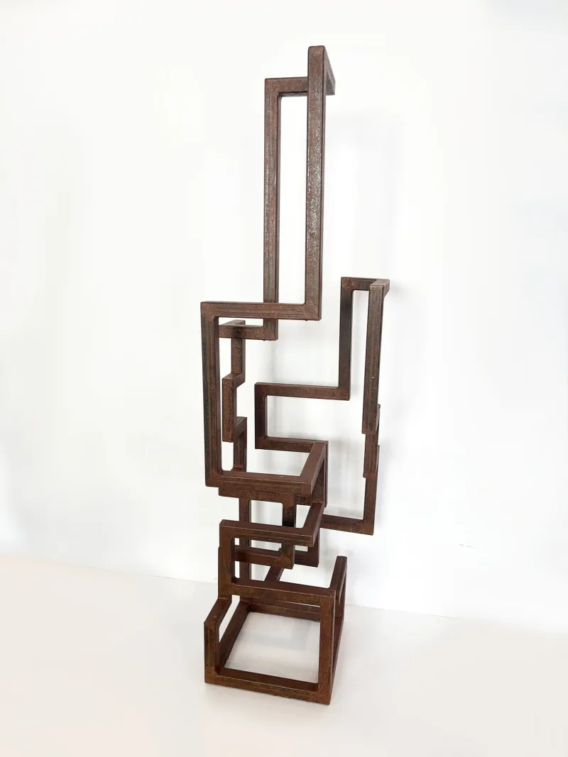 Arranha-Céu 140, Ariel Elizondo, 2025, Corten steel