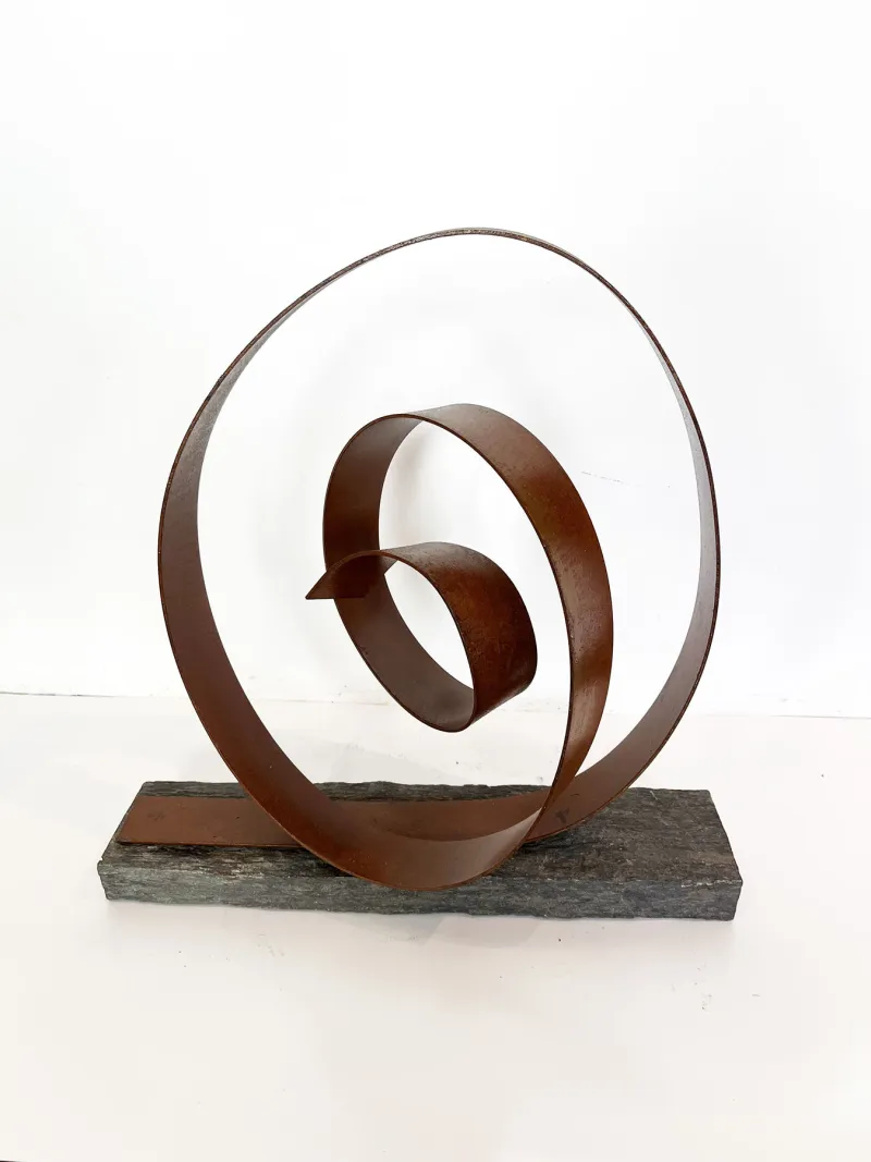 Espiral, Ariel Elizondo, 2024, Corten steel and slate