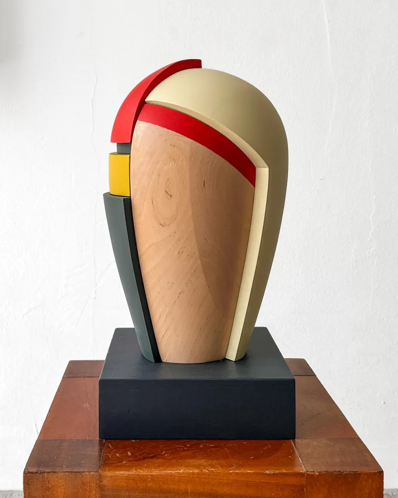Reconstrucción Q23, Carmen Otero, 2025, Painted maple wood